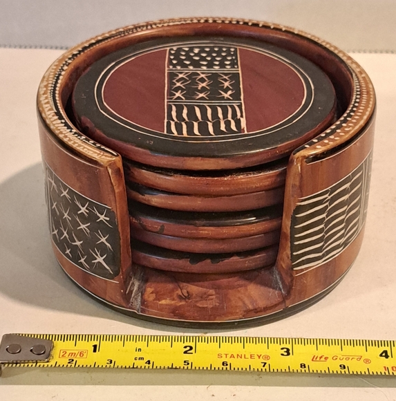 Round RED STONE COASTER SET Vintage Black Cream Zig Zag Design 6 & Holder. - Picture 3 of 10